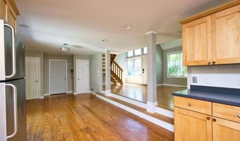 23 Fesser Ave, Bristol, RI 02809