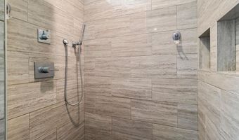 4313 Parkview Cir, Anoka, MN 55303
