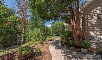 602 Hidden Springs Dr, Asheville, NC 28804