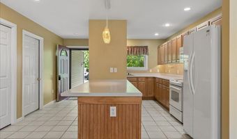 51 Dockside Ln, Belfast, ME 04915