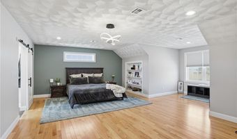 1268 Central Ave, Johnston, RI 02919