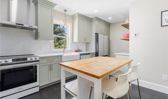 163 Bluff Ave, Cranston, RI 02905