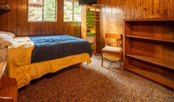 405 Skyline Dr, Arnold, CA 95223
