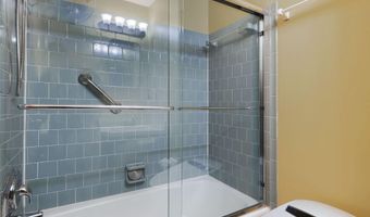 8418 STONE GATE Dr, Annandale, VA 22003