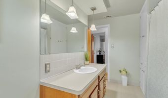133 Brookpark Dr, Amherst, NY 14228