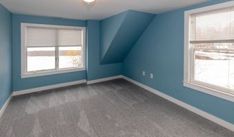 135 Middlesex Ave, Chester, CT 06412