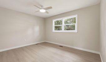 60 Woodland Rd, Bayville, NJ 08721