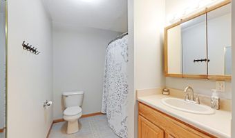 706 Taylor Ln, Albion, IN 46701