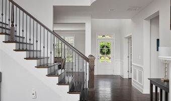 220 Briar Hollow Ln, Woodstock, GA 30188