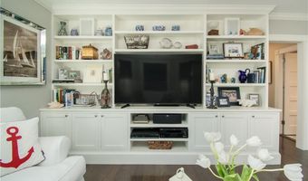 6 Bayside Ave, Newport, RI 02840