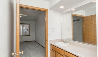 809 NE 5th St, Ankeny, IA 50021