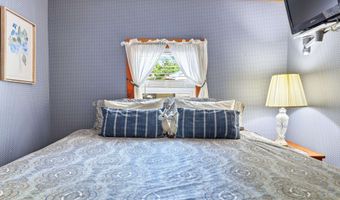 63 Lake Shore Dr, Barnstead, NH 03225