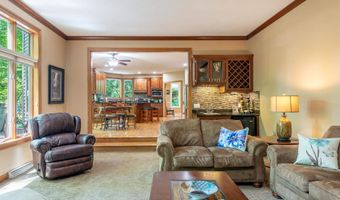 1501 S Weimar St, Appleton, WI 54915