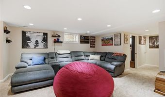 6329 Darlow Dr, Affton, MO 63123