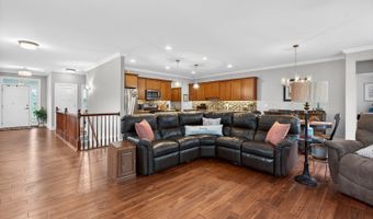 777 W Fairway Dr, Addison, IL 60101
