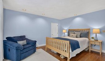 3 Newman Hill Dr, Andover, MA 01810