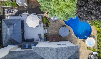6 Surle Ct, Bayville, NJ 08721