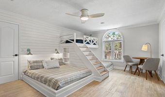 50 17TH St, Atlantic Beach, FL 32233