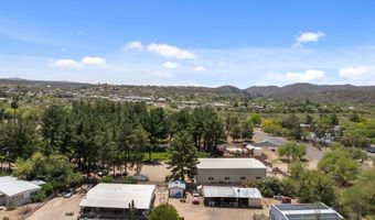 18995 E Saguaro Dr, Black Canyon City, AZ 85324