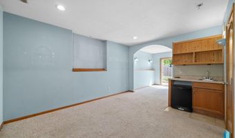 220 S Augusta Ave, Brandon, SD 57005