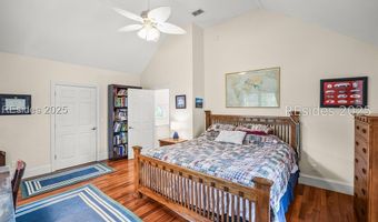 30 Dolphin Point Dr, Beaufort, SC 29907