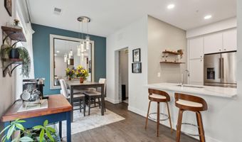 625 SLATERS Ln 201, Alexandria, VA 22314