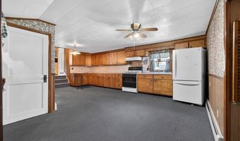 8275 MERTZTOWN Rd, Alburtis, PA 18011