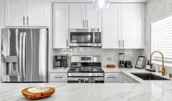 425 Golden Valley Dr, Henderson, NV 89002