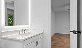 30 Mellor Ln, Bella Vista, AR 72715