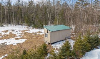 3 New England Rd, Abbot, ME 04406