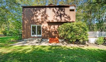 24 GREENWOOD Ln, Lincoln, RI 02865