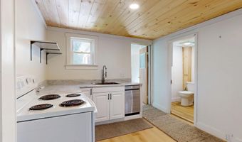 4 Monroe St, Augusta, ME 04330