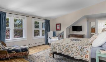141 Coggeshall Ave, Newport, RI 02840