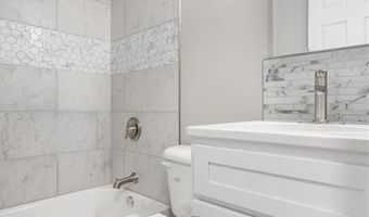 109 Timka Dr, Ballwin, MO 63011
