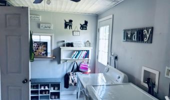 202 W Walnut St, Bainbridge, IN 46105