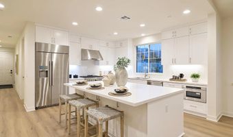 2 W Pine St, Altadena, CA 91001