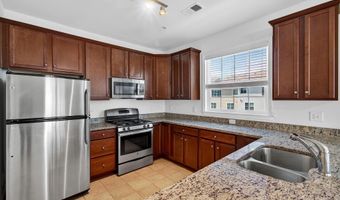 24620 BYRNE MEADOW Sq 300, Aldie, VA 20105