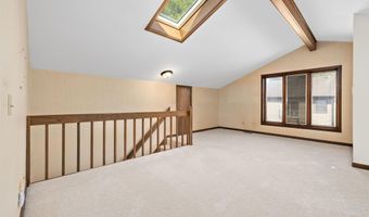 271 N McClellan St 105, Auburn, IN 46706