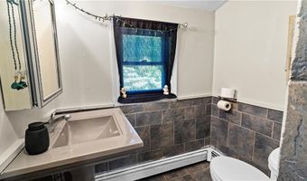 608 Black Plain Rd, North Smithfield, RI 02896