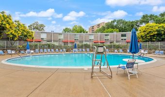 4977 BATTERY Ln 1-711, Bethesda, MD 20814