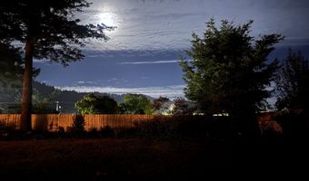 97818 HANSCAM Ln, Brookings, OR 97415