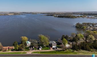 10 S Oakwood Shoreline Dr, Bruce, SD 57220