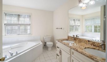 2 BOICE Ln, Belle Mead, NJ 08502