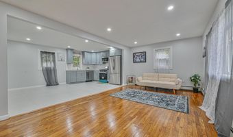 52 Cedar Rd, Amityville, NY 11701