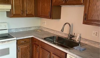 138 Charter Oaks Dr B, Amherst, NY 14228
