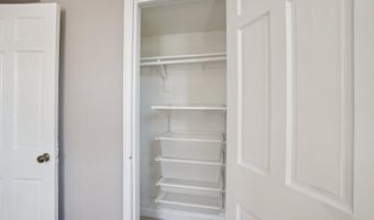 4819 28TH St S B, Arlington, VA 22206