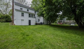 8 Carlson Cir, Boston, MA 02132