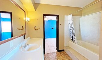 1102 W Brown Ave, Alpine, TX 79830