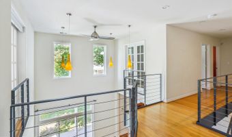 9819 PARKWOOD Dr, Bethesda, MD 20814