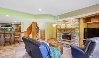 25173 Pin Oak Dr, Adel, IA 50003